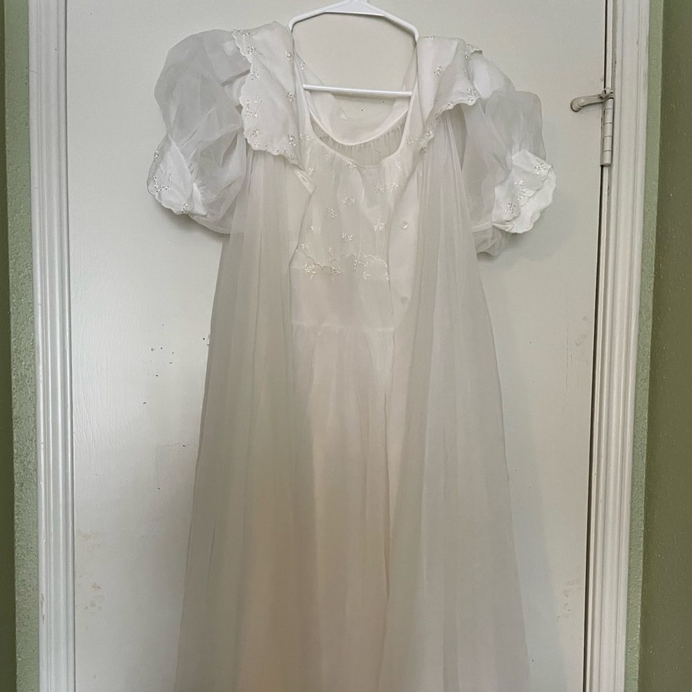Vintage white nightgown